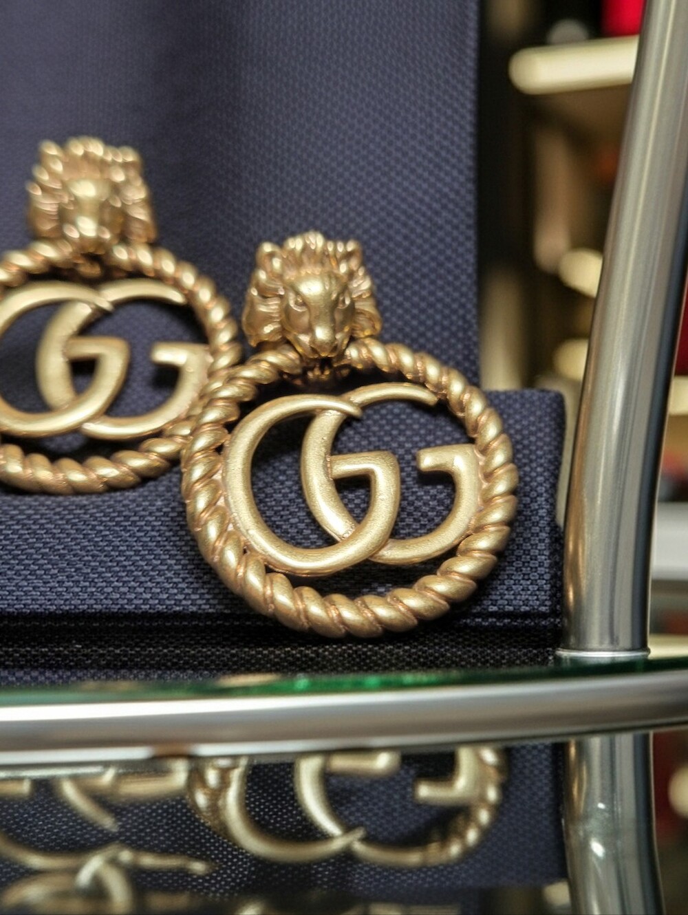 Gucci Gold-Tone Lion Head & Interlocking G Hoop Drop Earrings Vintage - Picture 6 of 9